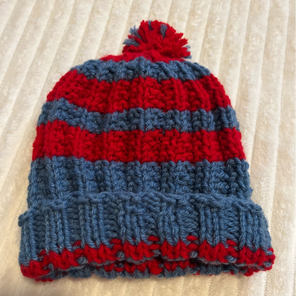 Cozy Striped Kids Beanie in Red and Blue,,H21